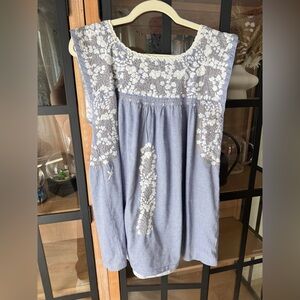 Mi Golondrina flores embroidered tunic top blouse chambray cap shorr sleeve